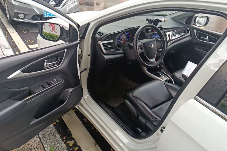 Used Honda Crider 2013 1.8L automatic luxury edition Driver Seat