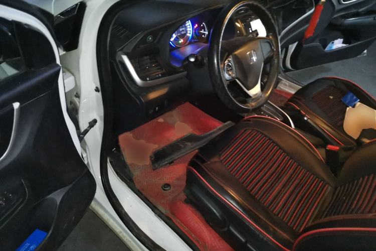 Used Honda Crider 2013 1.8L automatic luxury edition Driver Seat