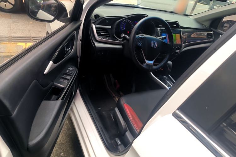 Used Honda Crider 2013 1.8L automatic luxury edition Driver Seat