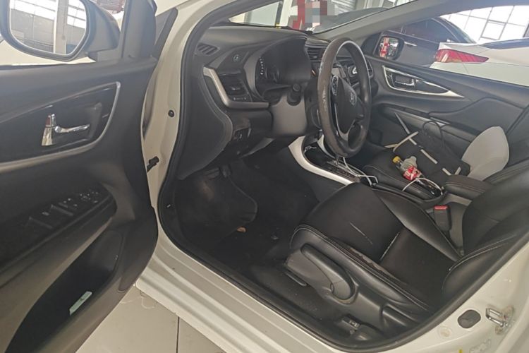 Used Honda Crider 2013 1.8L automatic luxury edition Driver Seat