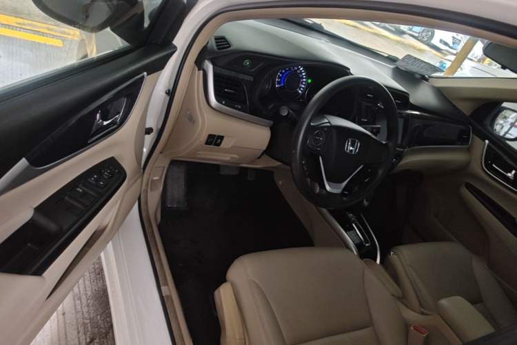 Used Honda Crider 2013 1.8L automatic luxury edition Driver Seat