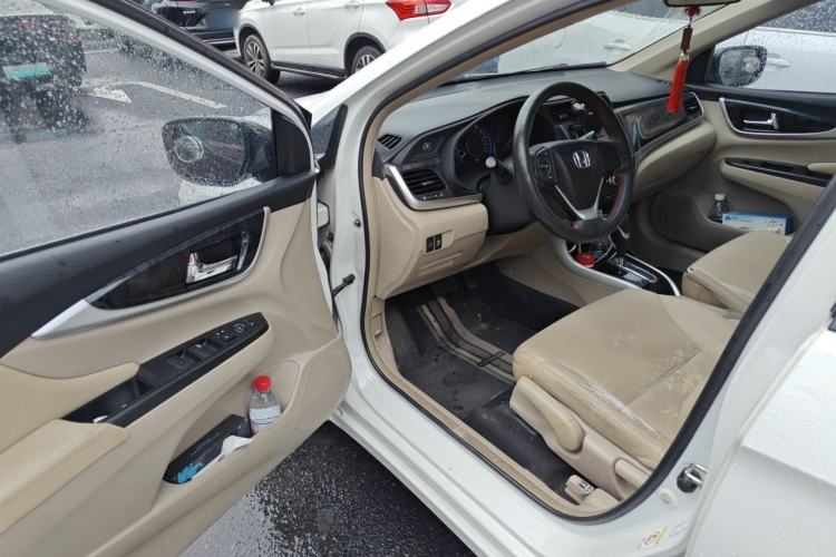 Used Honda Crider 2013 1.8L automatic luxury edition Driver Seat