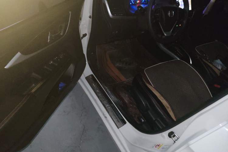 Used Honda Crider 2013 1.8L automatic luxury edition Driver Seat