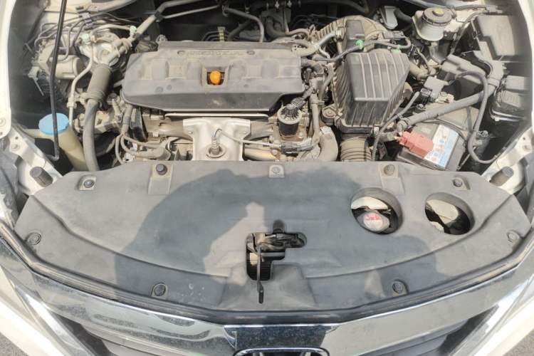 Used Honda Crider 2013 1.8L automatic luxury edition Engine Bay
