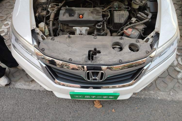 Used Honda Crider 2013 1.8L automatic luxury edition Engine Bay