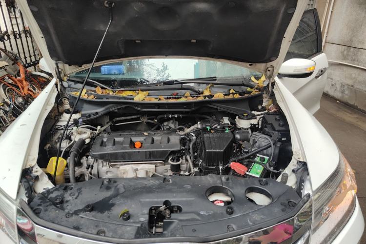Used Honda Crider 2013 1.8L automatic luxury edition Engine Bay