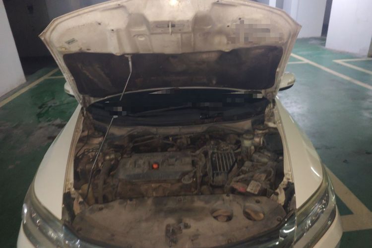 Used Honda Crider 2013 1.8L automatic luxury edition Engine Bay