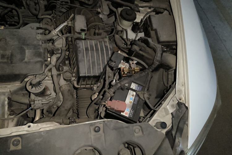Used Honda Crider 2013 1.8L automatic luxury edition Engine Bay Left