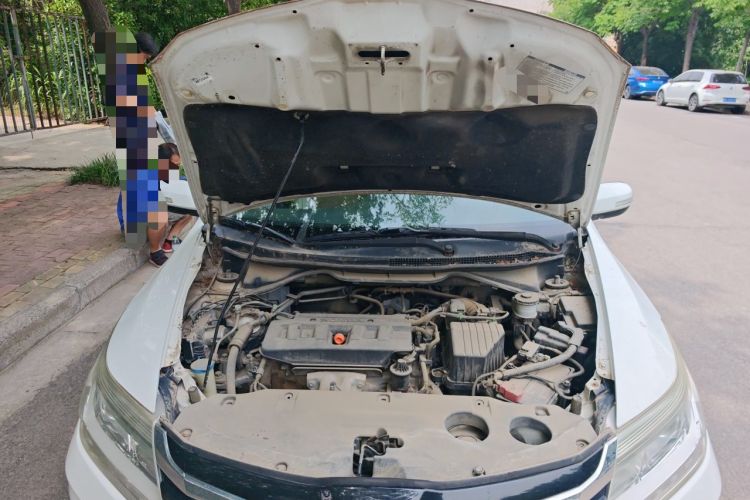 Used Honda Crider 2013 1.8L automatic luxury edition Engine Bay