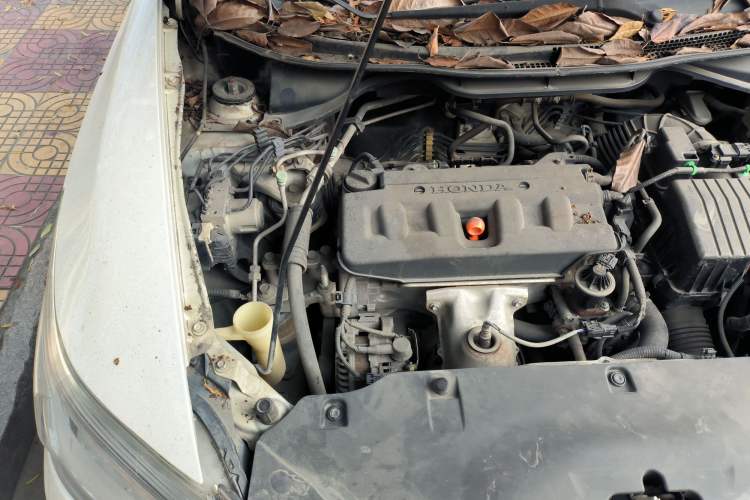 Used Honda Crider 2013 1.8L automatic luxury edition Engine Bay Right