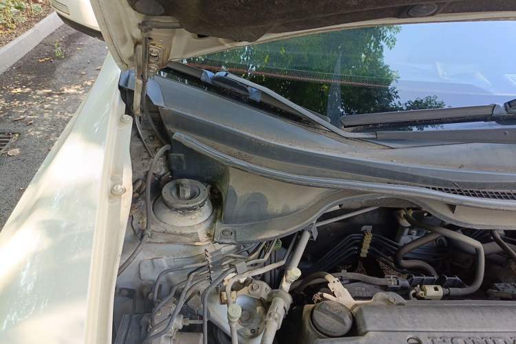 Used Honda Crider 2013 1.8L automatic comfort version Engine Bay Right