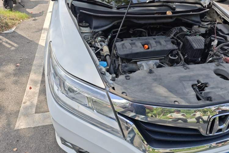 Used Honda Crider 2013 1.8L automatic comfort version Engine Bay Right