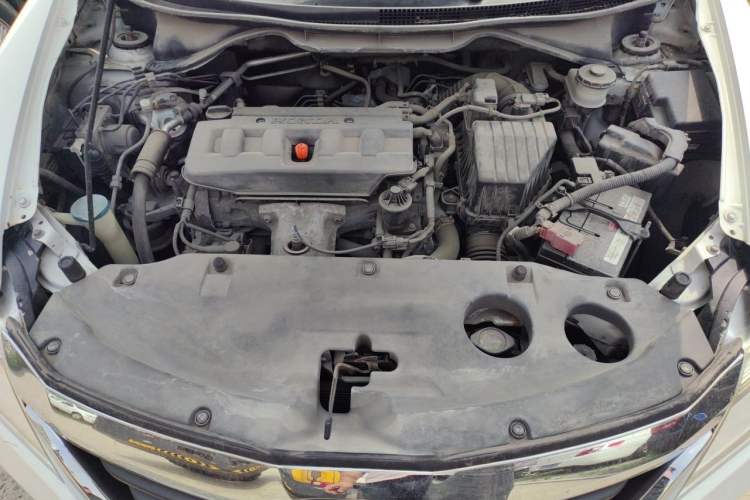 Used Honda Crider 2013 1.8L automatic luxury edition Engine Bay