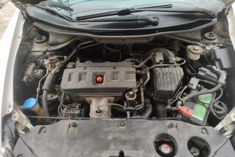 Used Honda Crider 2013 1.8L automatic luxury edition Engine Bay