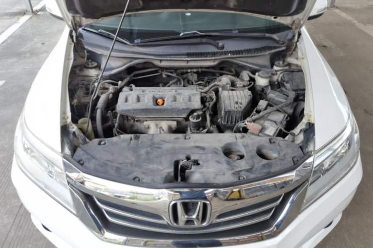 Used Honda Crider 2013 1.8L automatic luxury edition Engine Bay