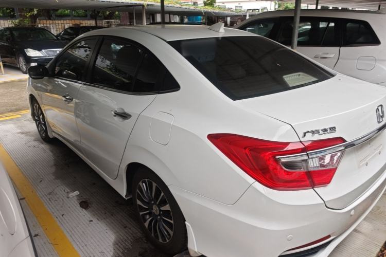Used Honda Crider 2013 1.8L automatic luxury edition Exterior 2