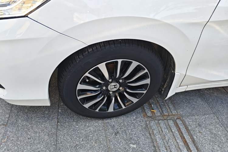 Used Honda Crider 2013 1.8L automatic luxury edition Exterior 4