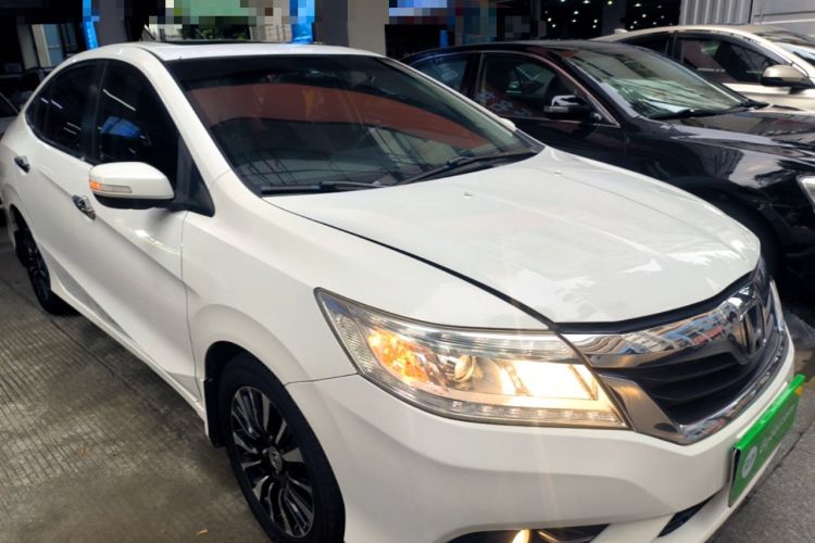 Used Honda Crider 2013 1.8L automatic luxury edition Front Right 45 Deg