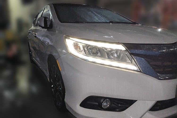 Used Honda Crider 2013 1.8L automatic luxury edition Front Right 45 Deg