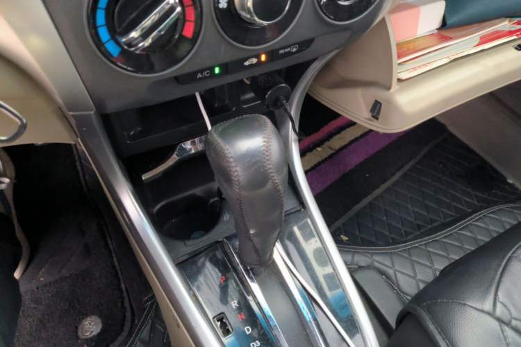 Used Honda Crider 2013 1.8L automatic comfort version Gear Lever