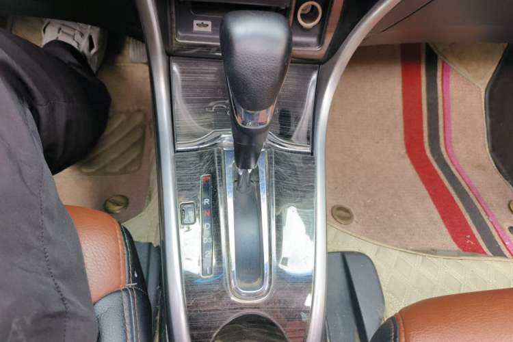 Used Honda Crider 2013 1.8L automatic luxury edition Gear Lever