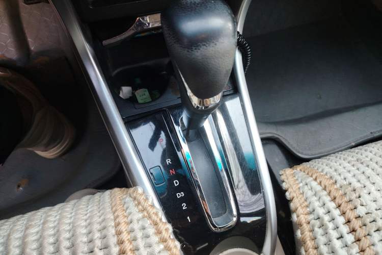 Used Honda Crider 2013 1.8L automatic luxury edition Gear Lever