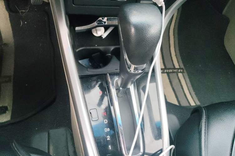 Used Honda Crider 2013 1.8L automatic comfort version Gear Lever