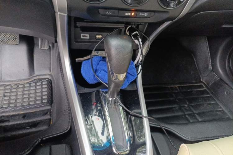 Used Honda Crider 2013 1.8L automatic luxury edition Gear Lever