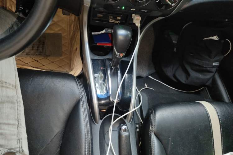 Used Honda Crider 2013 1.8L automatic luxury edition Gear Lever