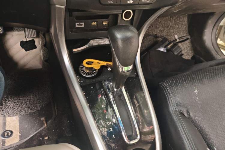 Used Honda Crider 2013 1.8L automatic luxury edition Gear Lever