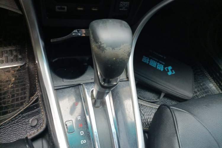 Used Honda Crider 2013 1.8L automatic luxury edition Gear Lever