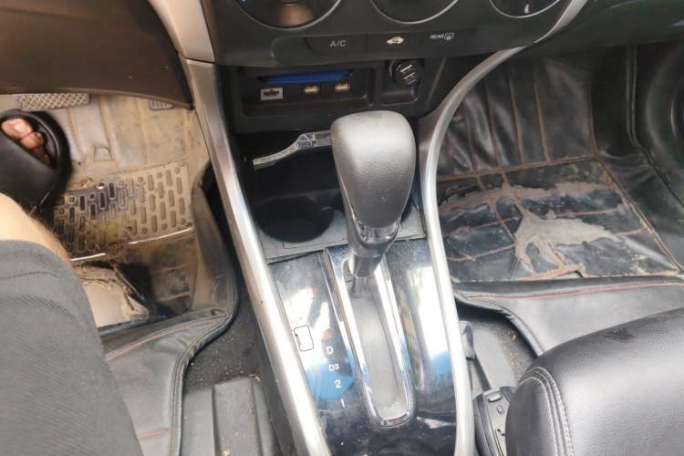Used Honda Crider 2013 1.8L automatic luxury edition Gear Lever