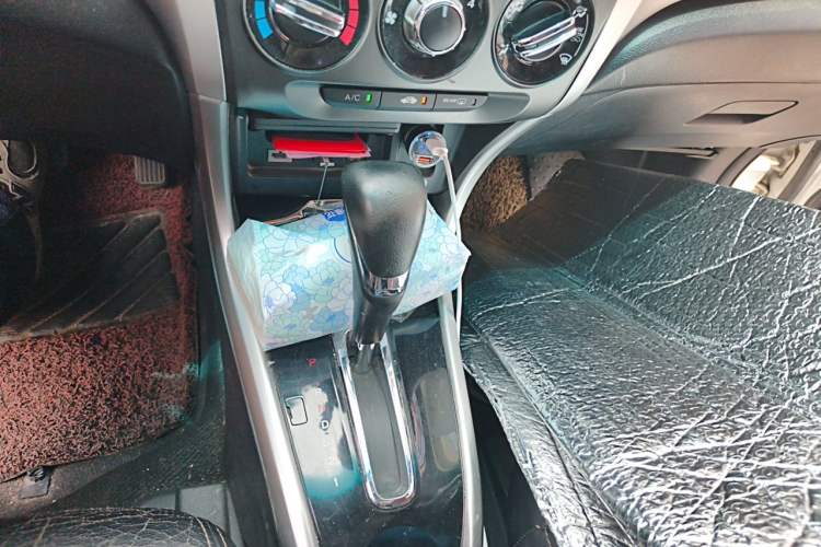 Used Honda Crider 2013 1.8L automatic luxury edition Gear Lever