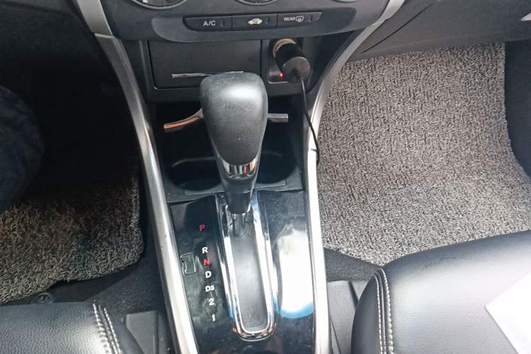 Used Honda Crider 2013 1.8L automatic luxury edition Gear Lever