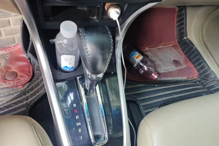 Used Honda Crider 2013 1.8L automatic comfort version Gear Lever