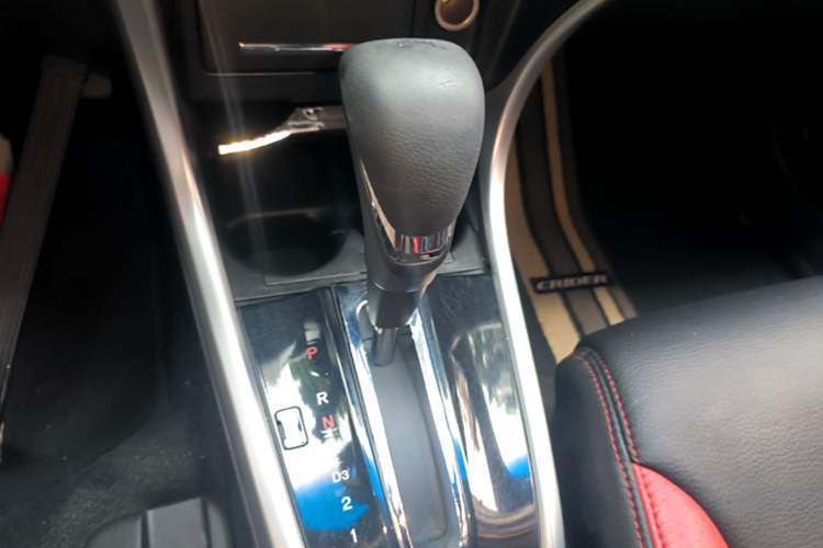Used Honda Crider 2013 1.8L automatic luxury edition Gear Lever