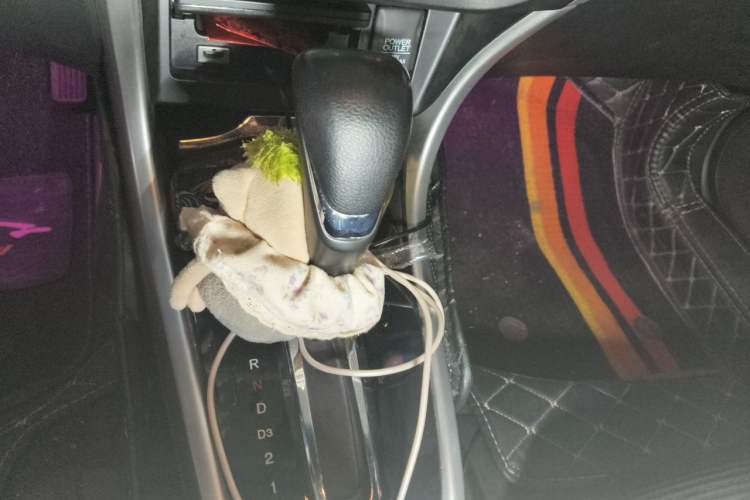 Used Honda Crider 2013 1.8L automatic luxury edition Gear Lever