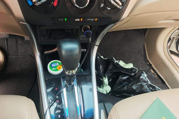 Used Honda Crider 2013 1.8L automatic comfort version Gear Lever