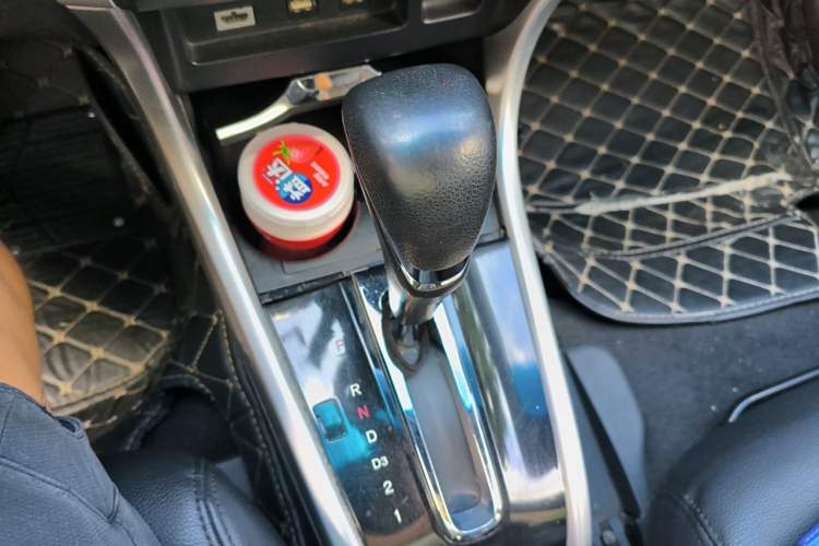 Used Honda Crider 2013 1.8L automatic luxury edition Gear Lever