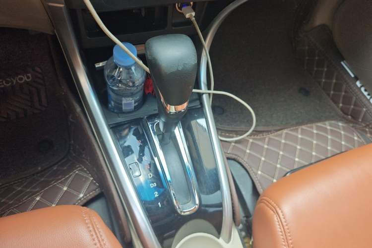 Used Honda Crider 2013 1.8L automatic comfort version Gear Lever