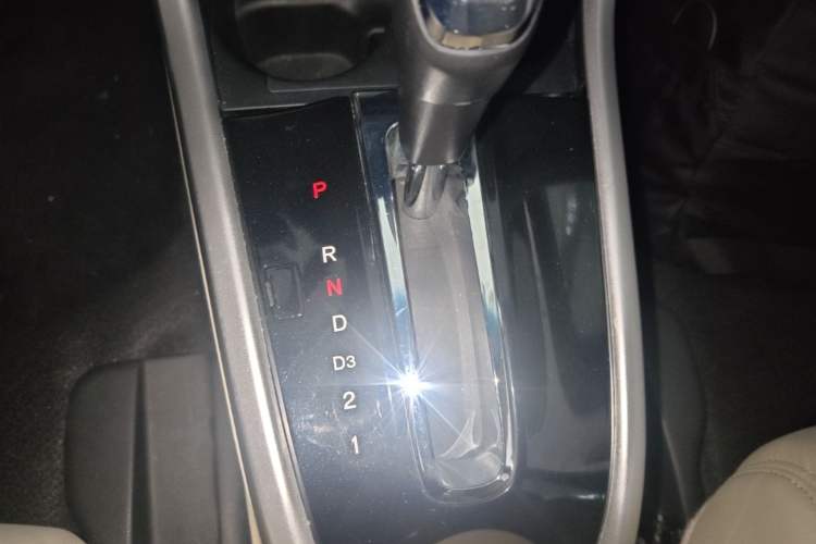 Used Honda Crider 2013 1.8L automatic luxury edition Gear Lever