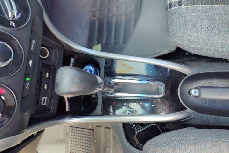 Used Honda Crider 2013 1.8L automatic luxury edition Gear Lever