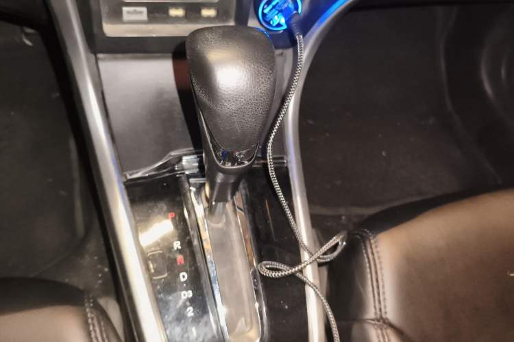 Used Honda Crider 2013 1.8L automatic luxury edition Gear Lever