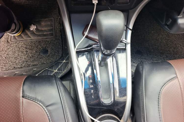 Used Honda Crider 2013 1.8L automatic luxury edition Gear Lever