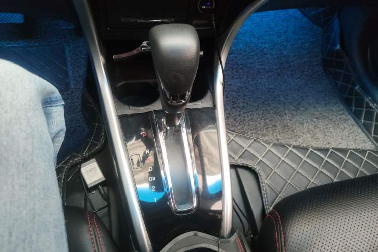 Used Honda Crider 2013 1.8L automatic luxury edition Gear Lever