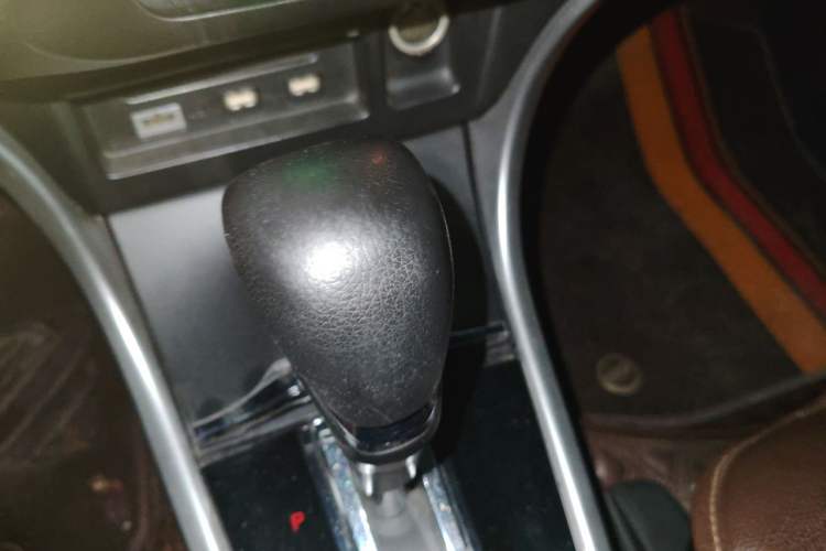 Used Honda Crider 2013 1.8L automatic luxury edition Gear Lever