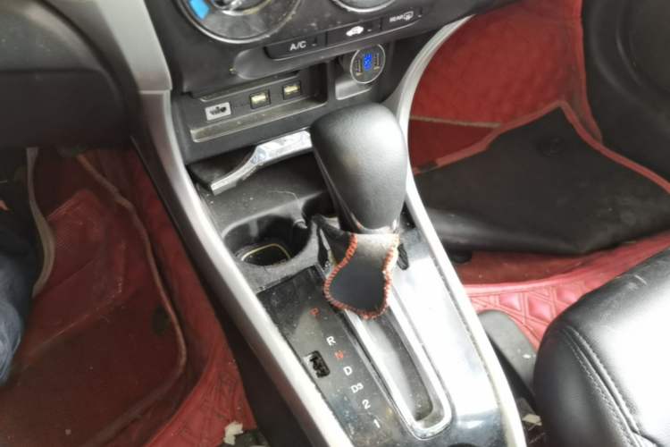 Used Honda Crider 2013 1.8L automatic luxury edition Gear Lever
