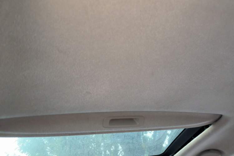 Used Honda Crider 2013 1.8L automatic luxury edition Headliner