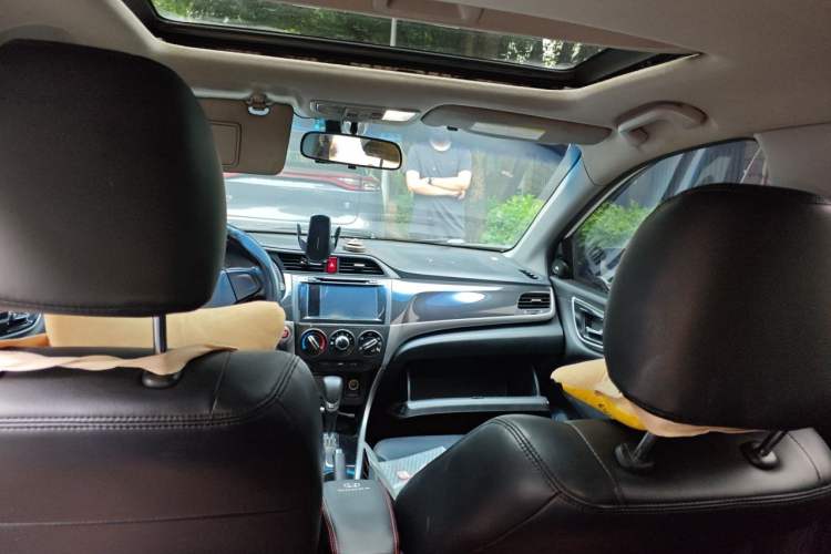 Used Honda Crider 2013 1.8L automatic luxury edition Headliner