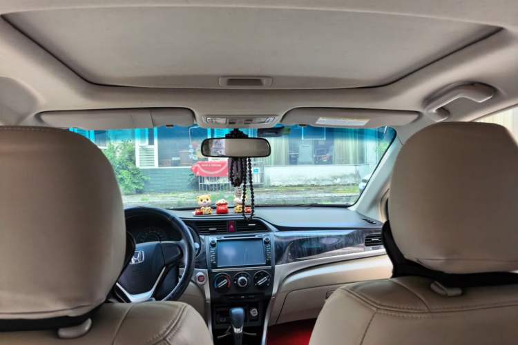 Used Honda Crider 2013 1.8L automatic luxury edition Headliner